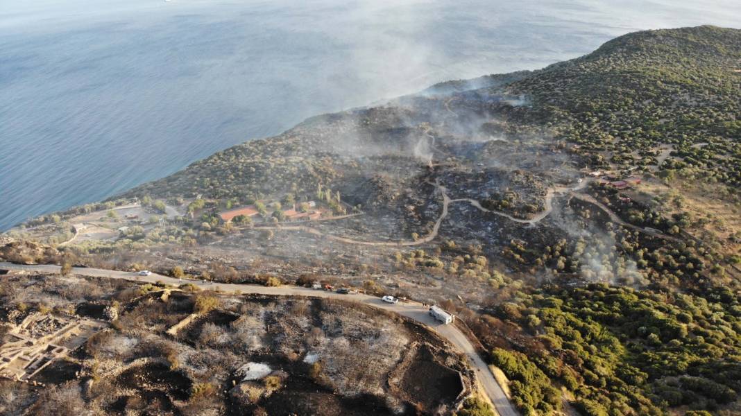 Yangında etkilenen Assos Ören Yeri yeniden ziyarete açıldı 1